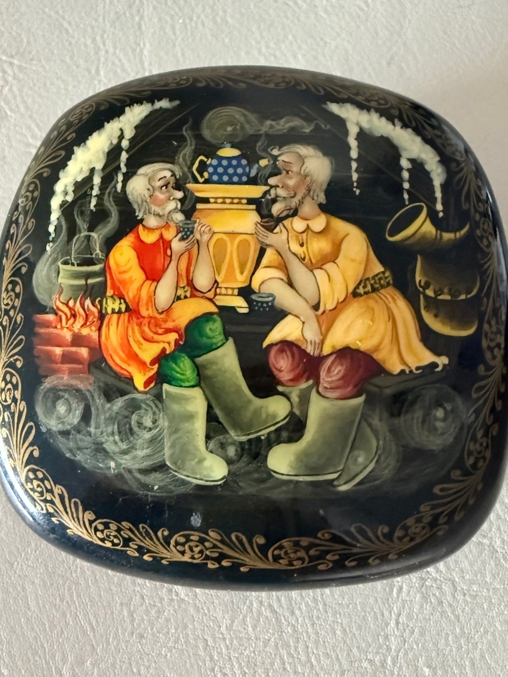 Russian Kholuy hand painted Papier-mache lacquer Trinket box